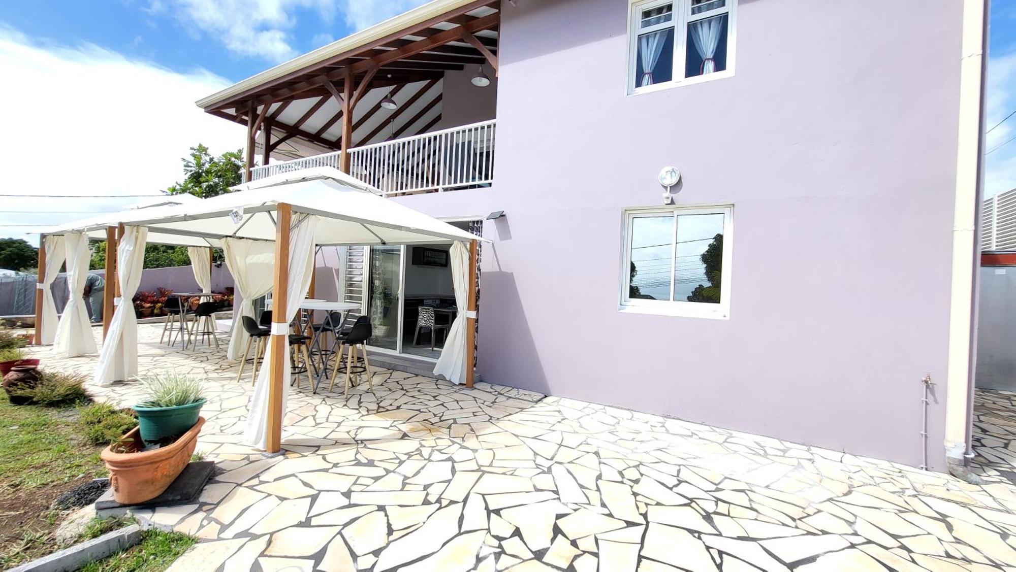 Elegant Appartement T3 Chataigne : Spacieux Сен-Лу Екстериор снимка
